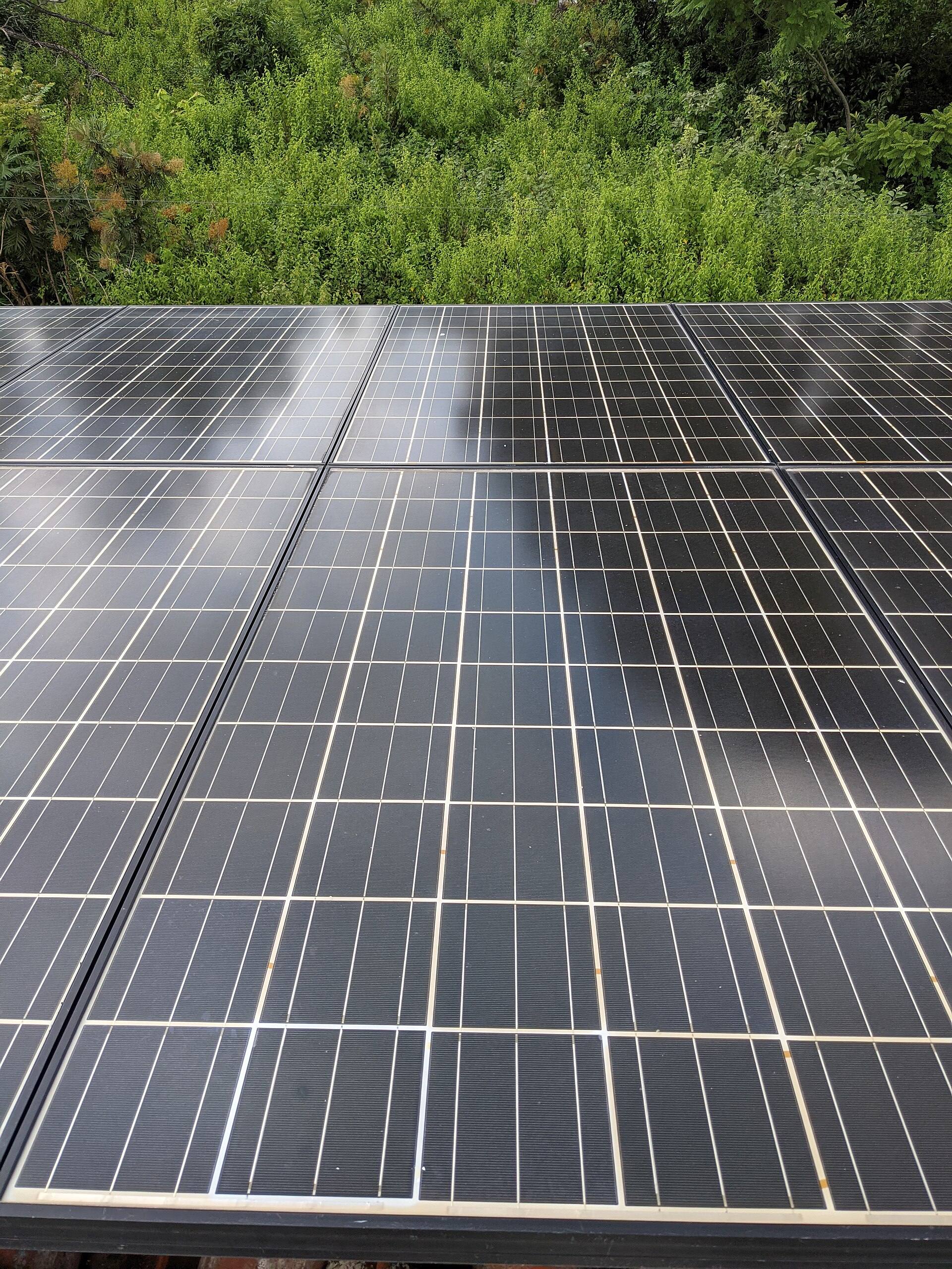 Paneles fotovoltaicos de cerca